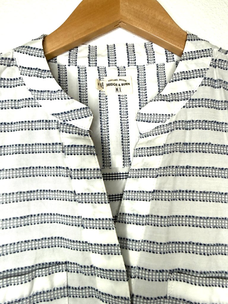 Bridge & Burn Striped Cotton Popover Blouse Navy White Cap Sleeve Portland — image 6 of 6